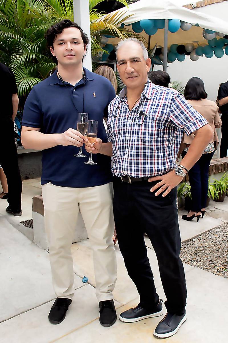 Abraham jr y Abraham Bueso.