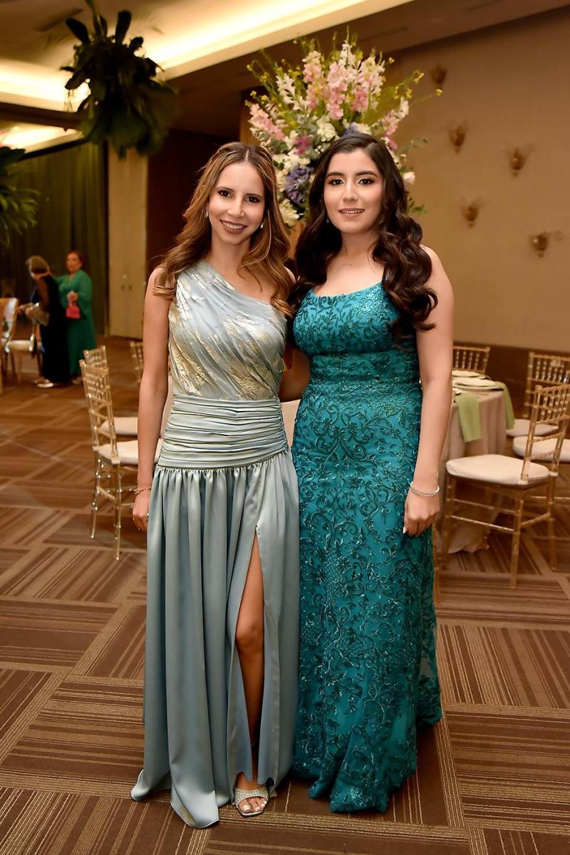 Tiffany Bustamante y Deborah Malaeb.