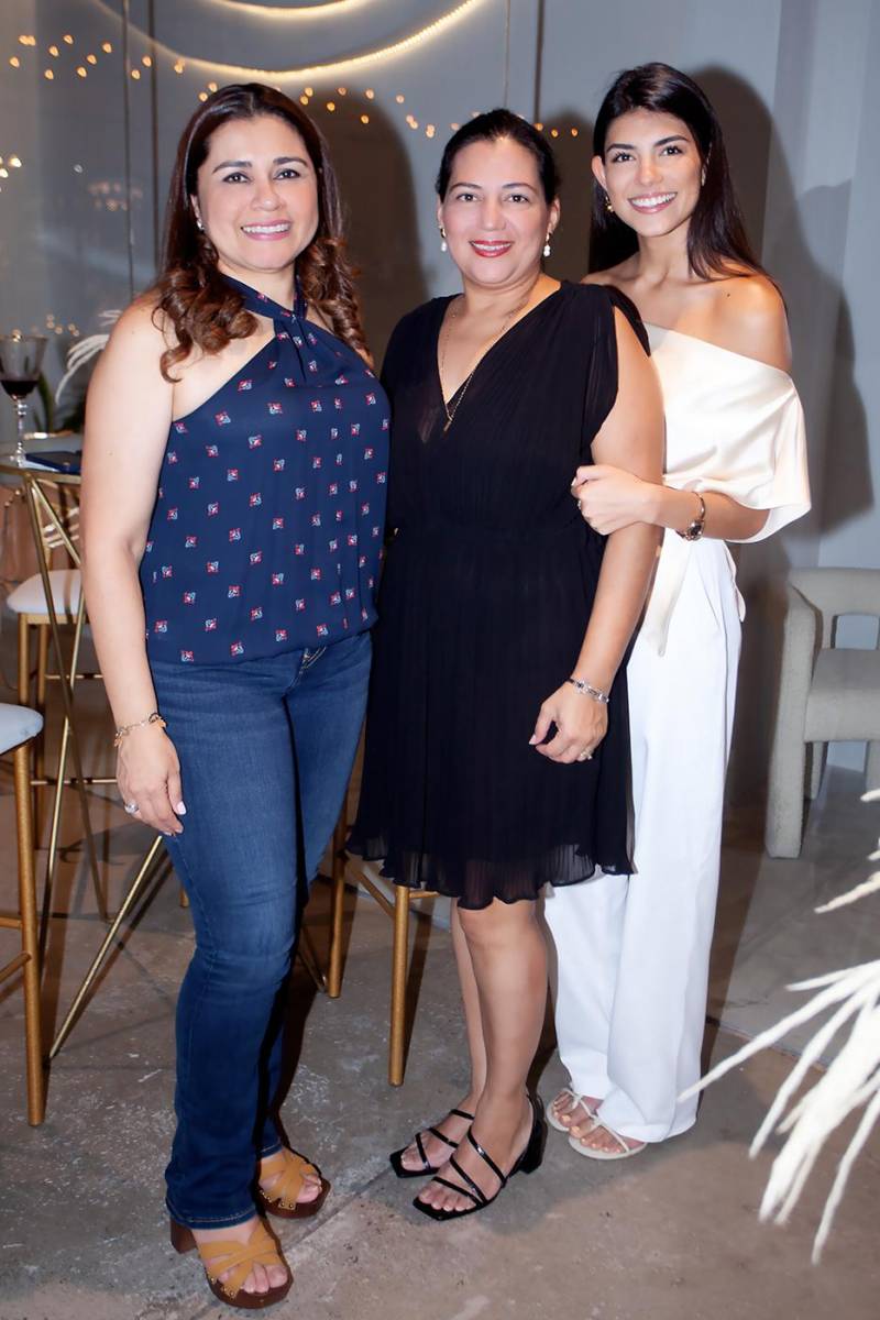 Yamileth Rodríguez, Marcela Paguada y Marcela Soto.