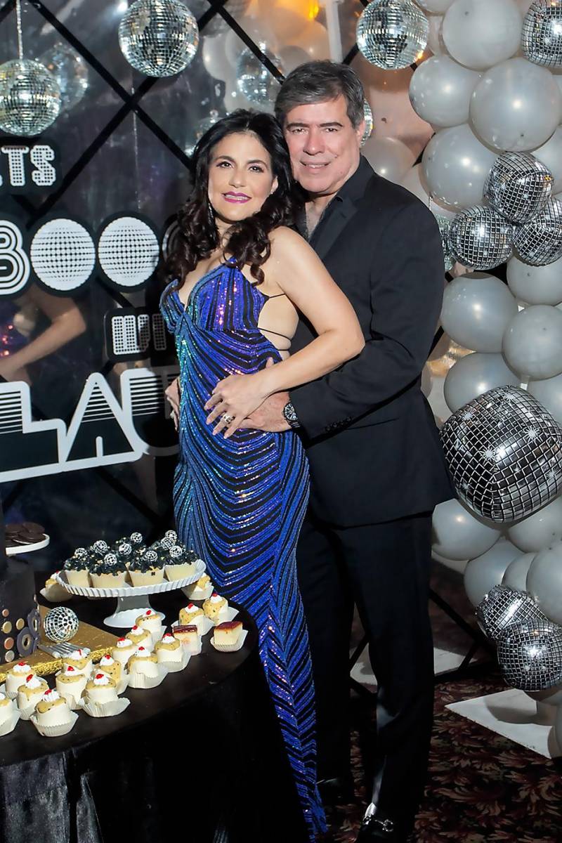 La cumpleañera Claudia Kattán y su amado esposo Sergio Jordán.