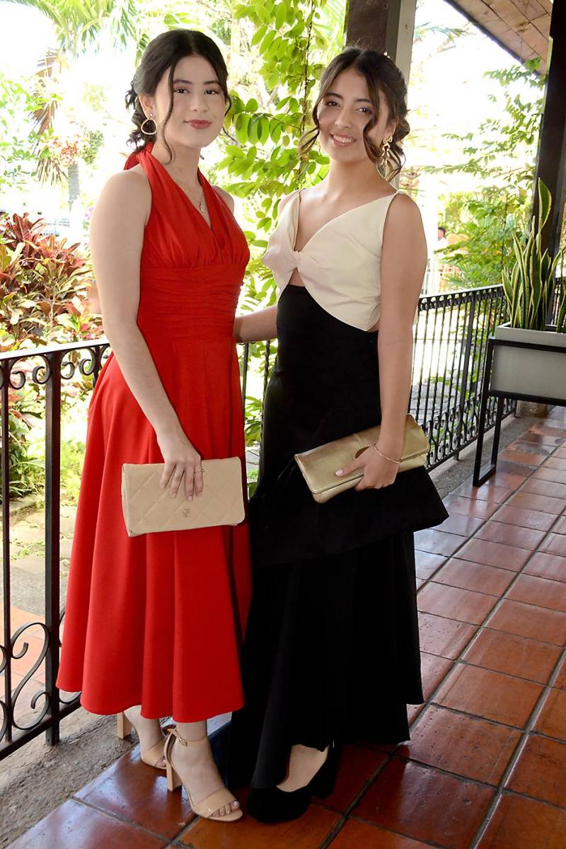 Isabella Castro y Nathalia Zelaya.