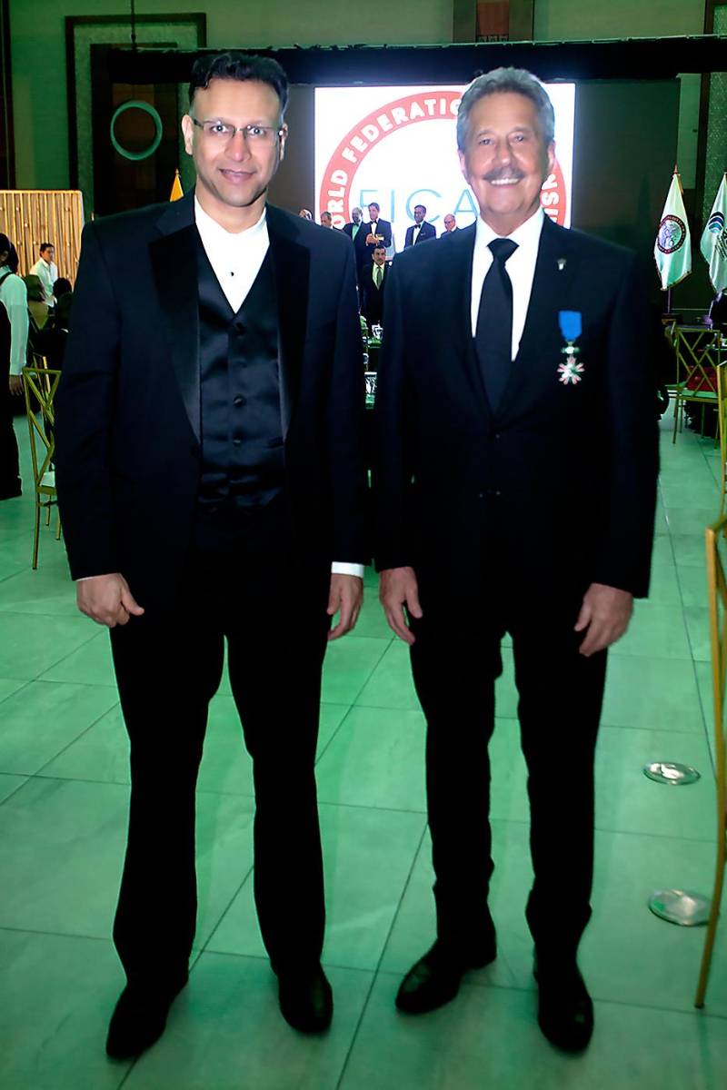 Ravi Ventratesan y Epamynondas Marinakys.