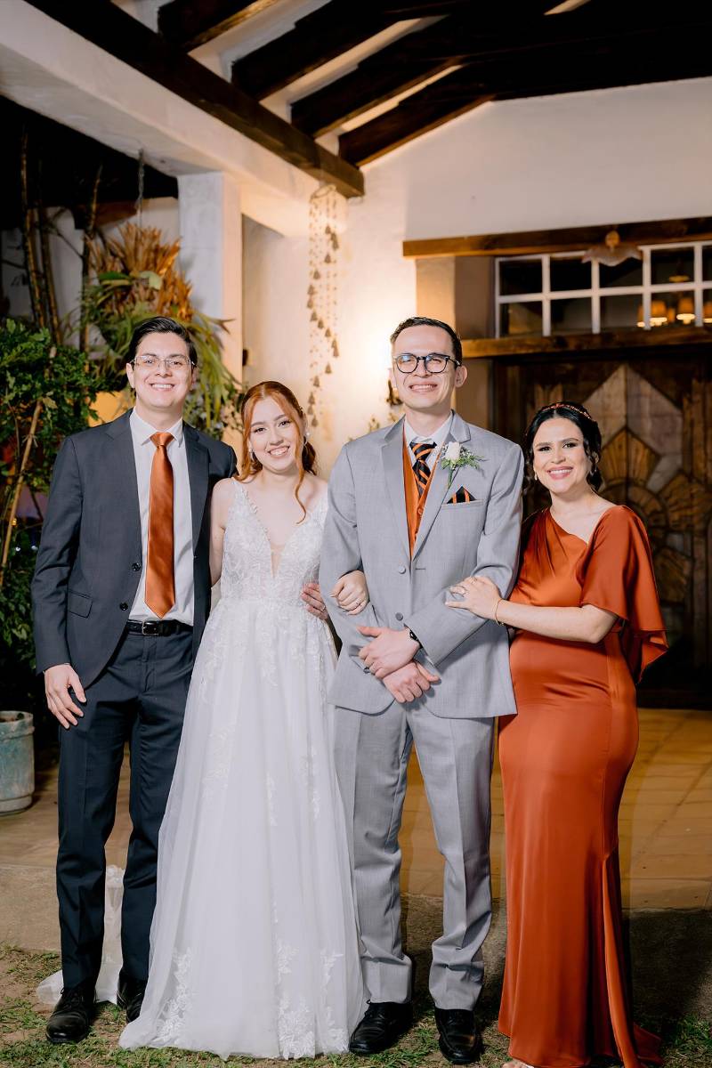 Arnold Burgos, Valery García, Miguel Blanco y Camila Blanco.