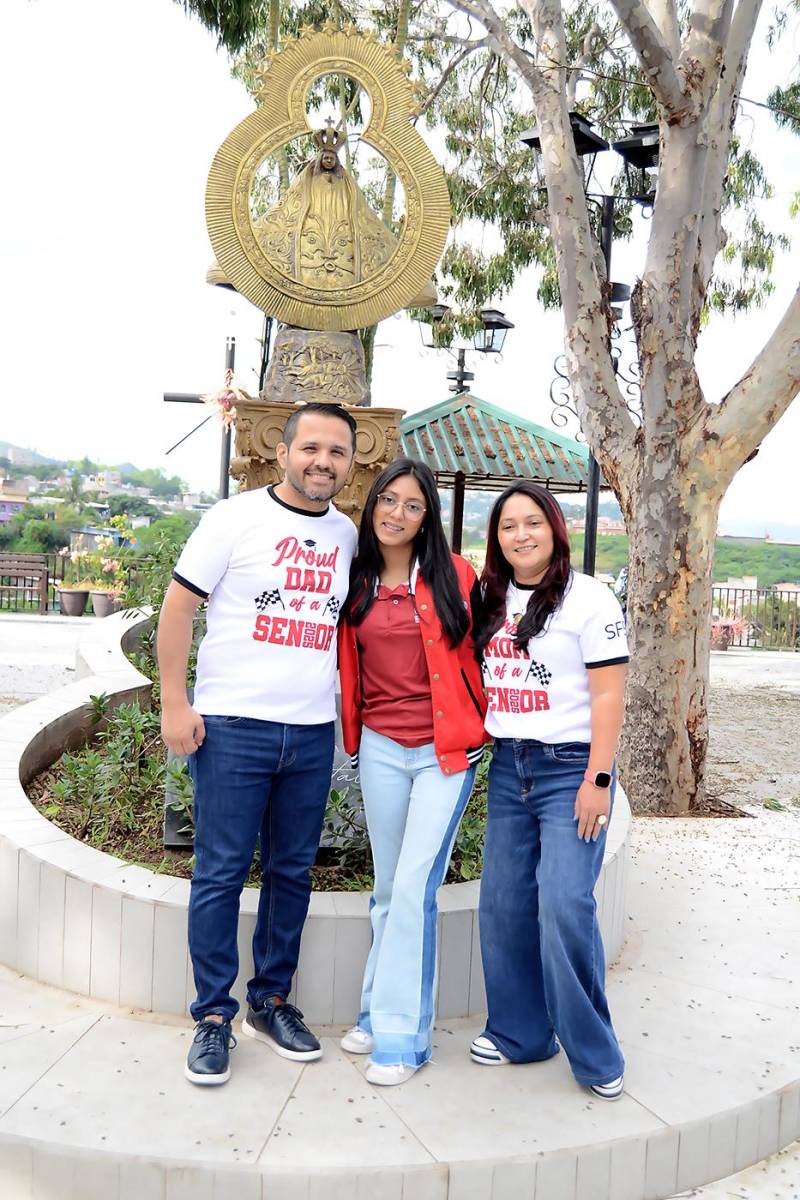 Senior Entrance 2025 de San Francisco de Sales School