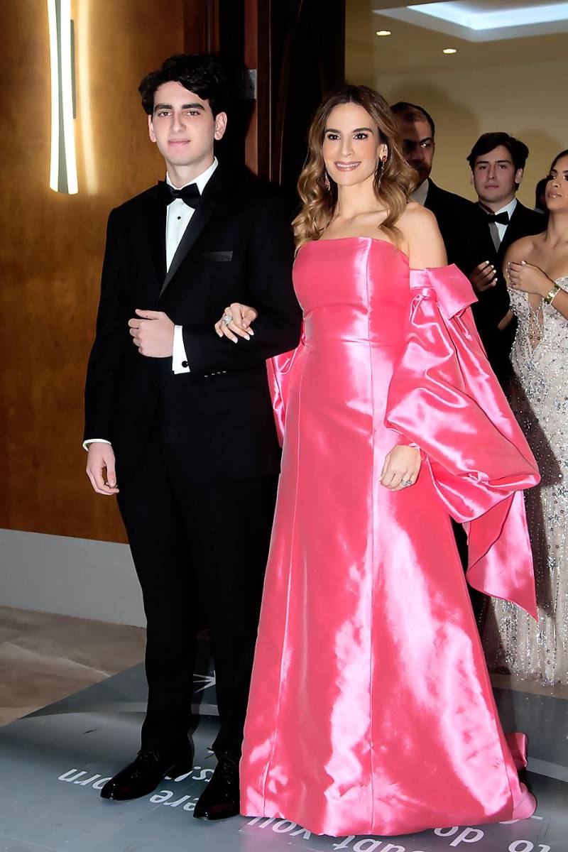 Christian Antonio Hawit y su madre Blanca Sansur de Hawit.