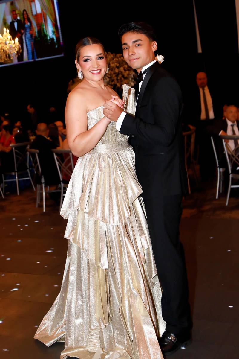 Emilio Izaguirre y su madre Virginia Varela. 