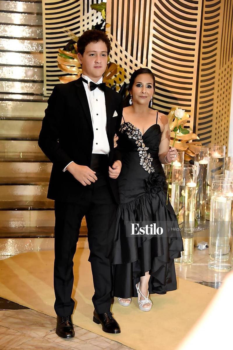  Francisco Corea y Julissa Nataren 