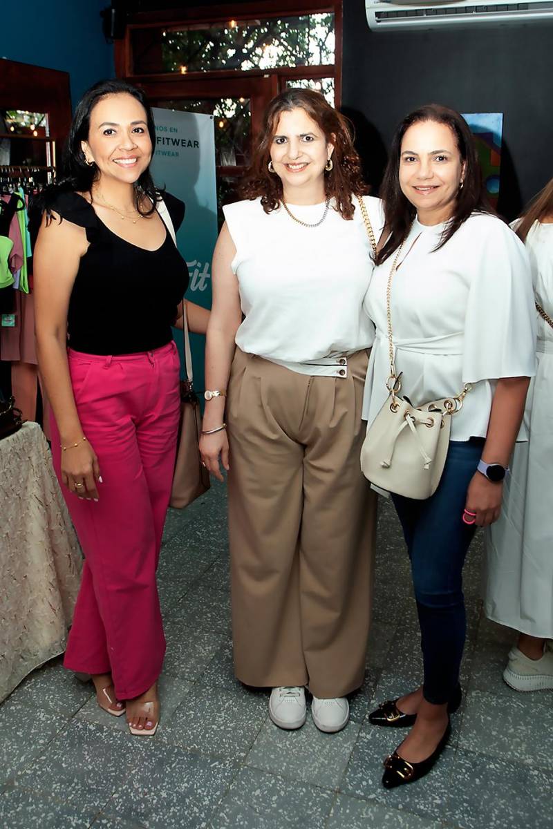 Lixajaya Altamirano, Marcela Saybe y Jessica Arévalo.
