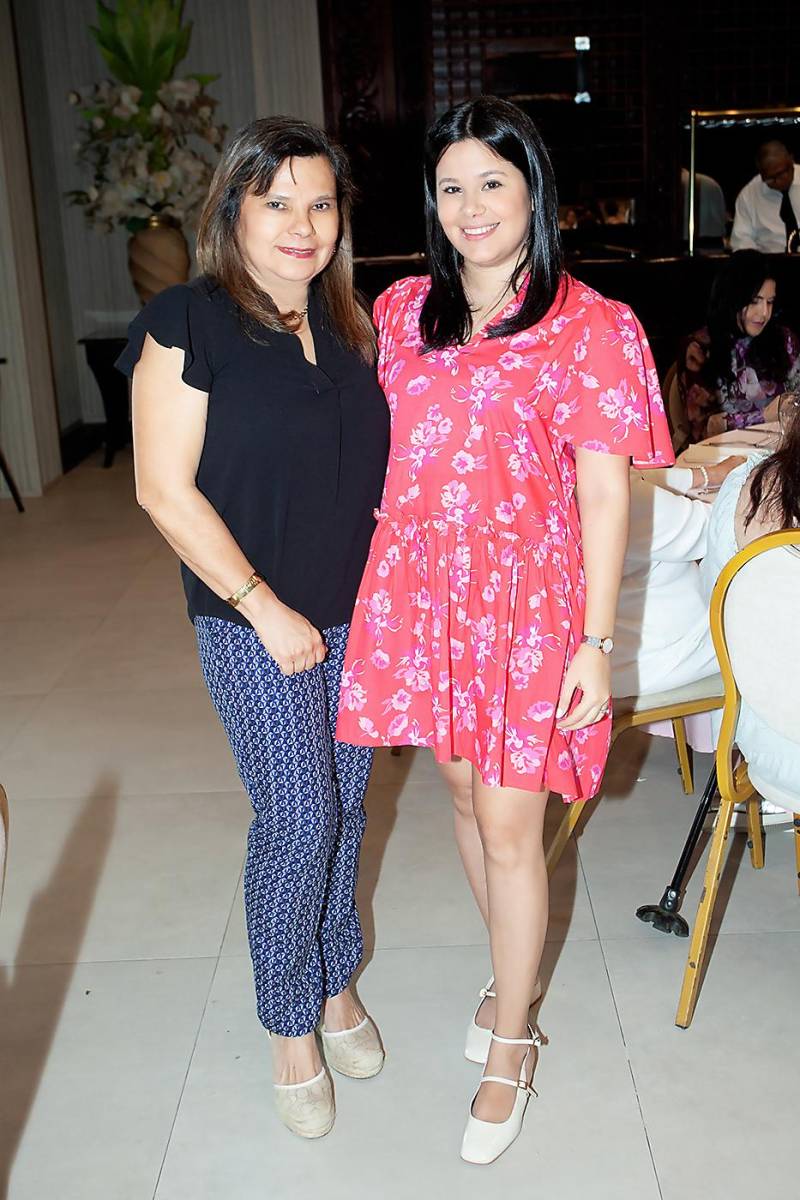 Elvia Alvarado y Gabriela Ferrufino