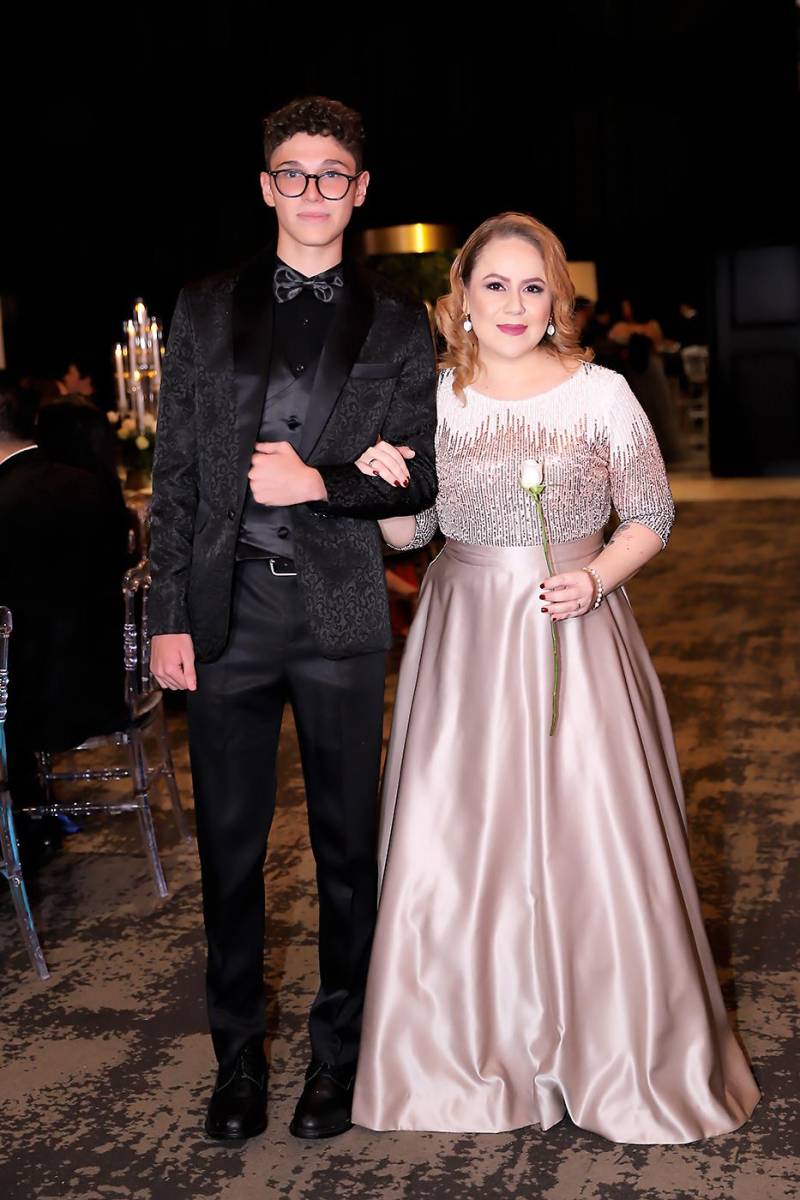 Diego Bellino y Gloria Ferrari.