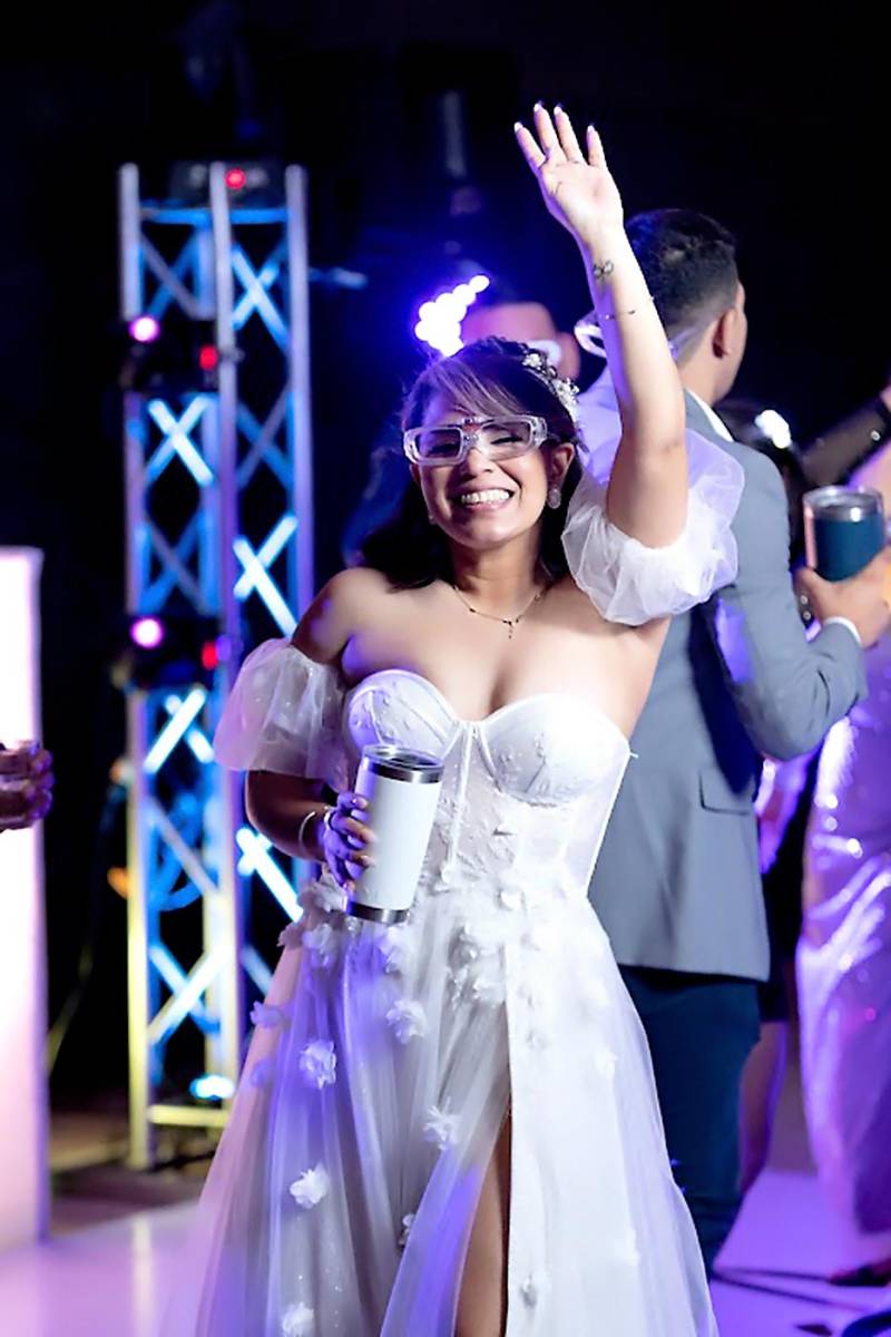 Un divertido carnaval se disfrutó de principio a fin en la inolvidable boda