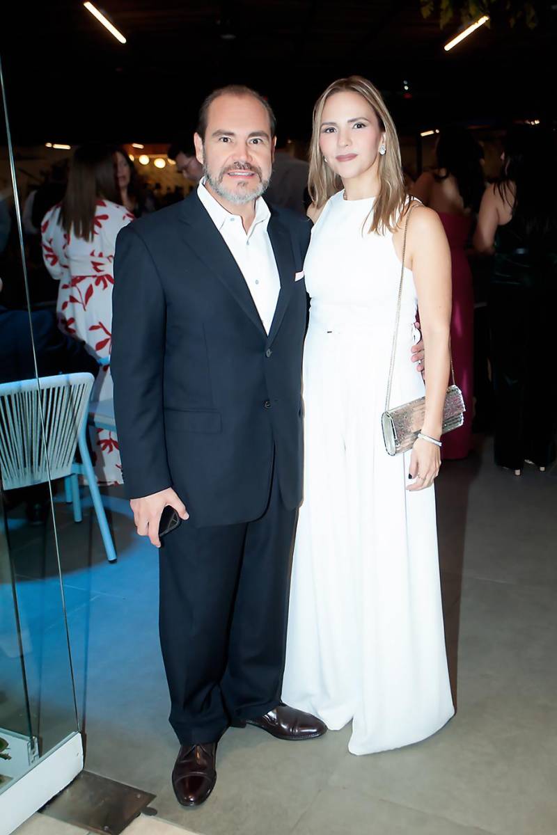 Julio y Carolina de Fernández.