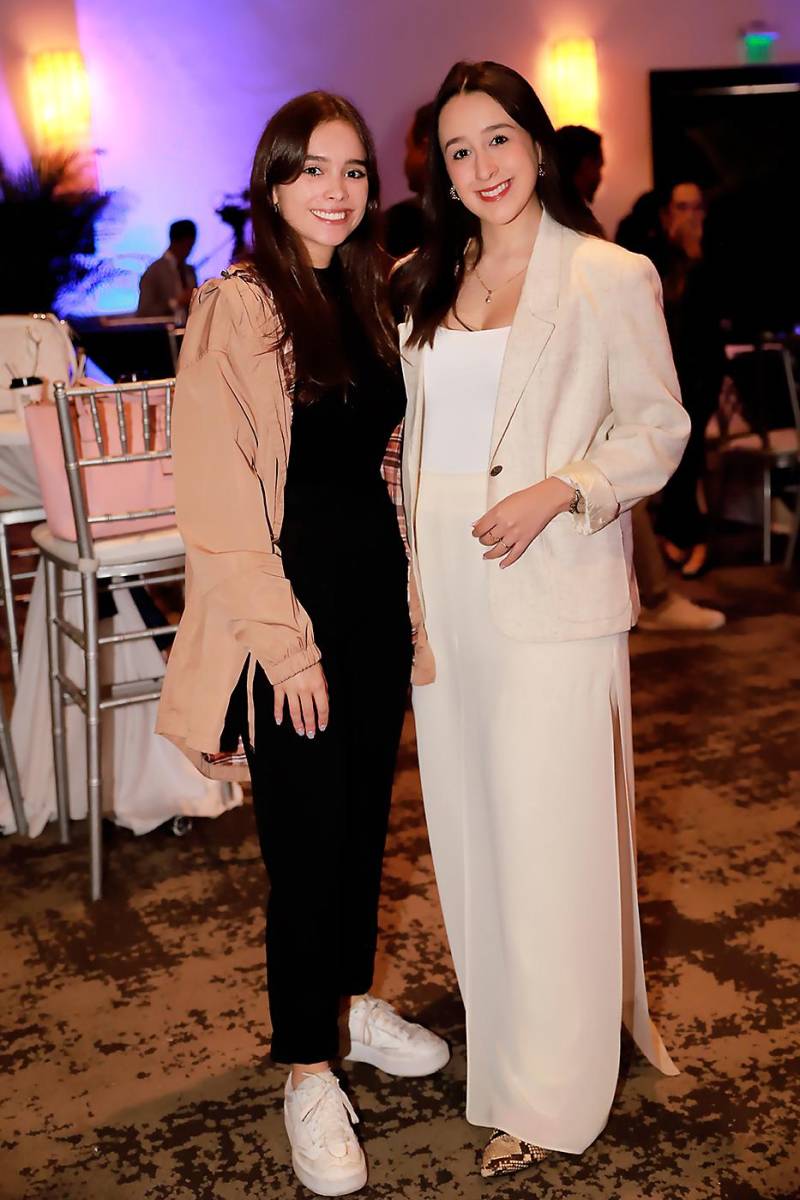 Tethey Murillo y Marcela del Cid. 