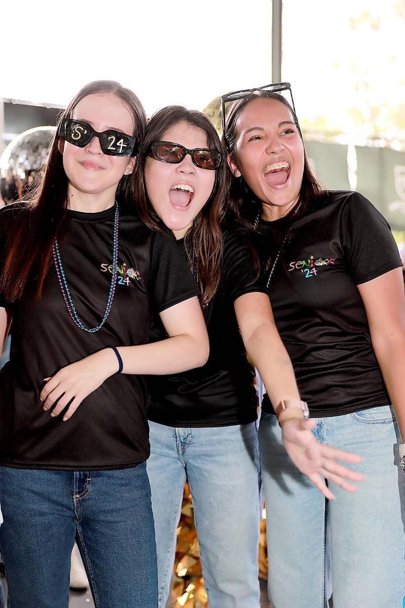Andrea Mejía, Michelle Mejía y Valeria Moscoso.
