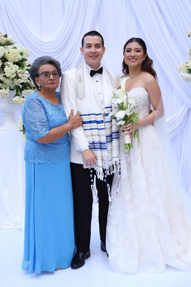 Lina Cano, Dennis Cano y Paola Perdomo.