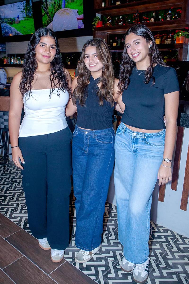 Grand opening de Tato’s Wings en Terravista Plaza