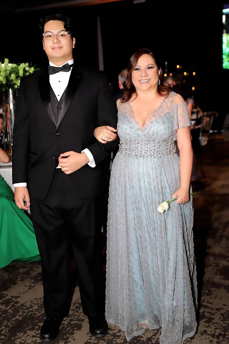 Juan Sebastián Sarmiento y Vania Montecinos