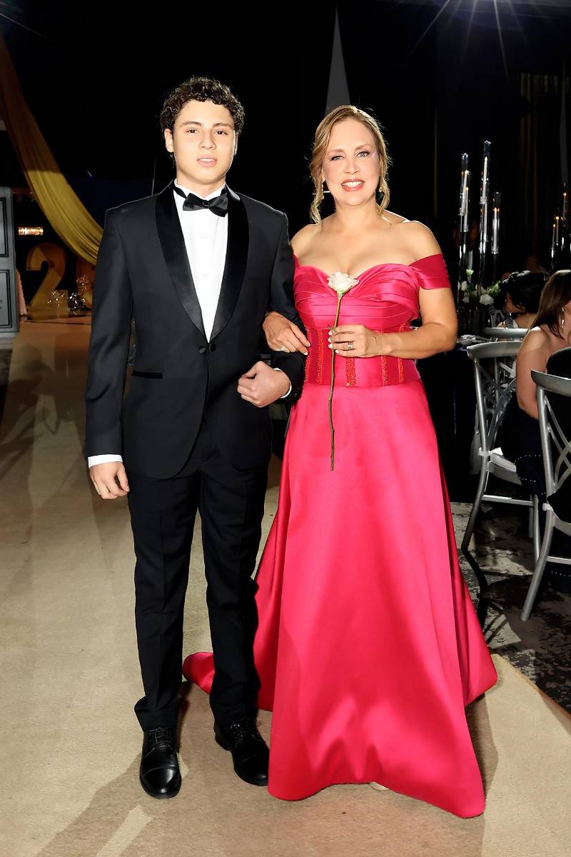 Desfile de padres e hijos en la Prom 2026 de la Escuela Americana de Tegucigalpa