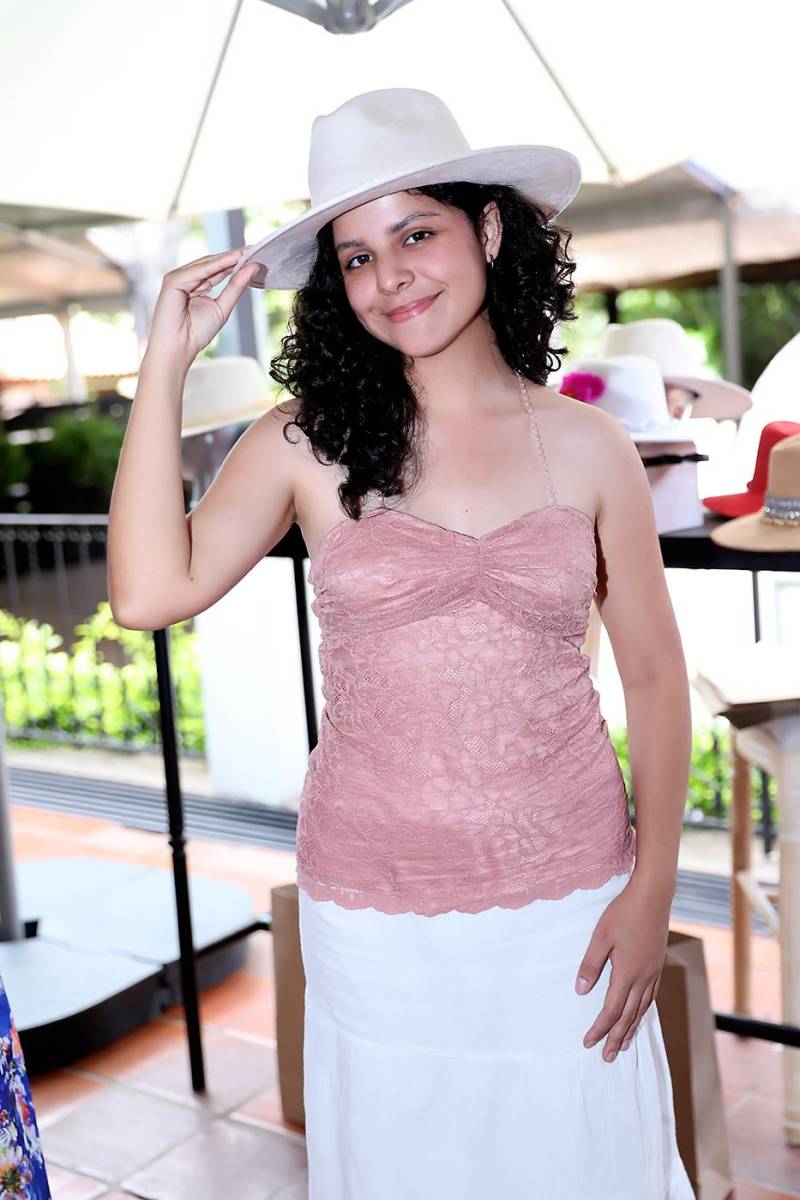 Isis Erazo. Isis Erazo.