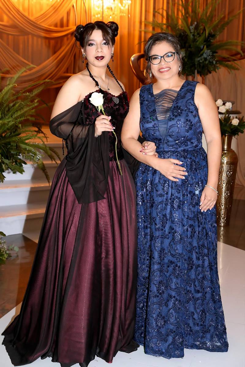 Eliana Mejía y su madre Carolina Durán. 