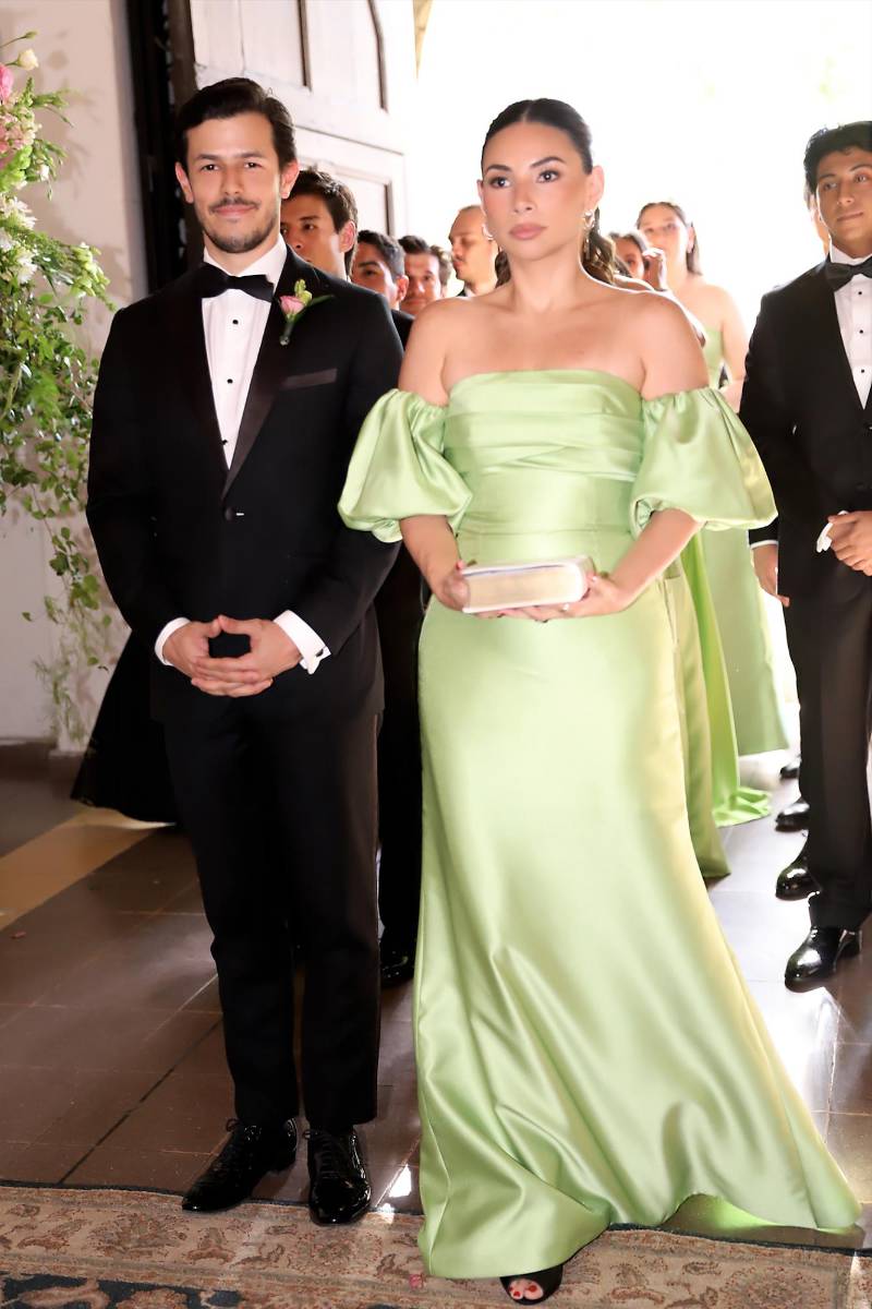 Así fue la boda eclesiástica de Ivana Lagos y Jacobo Waincier Canahuati