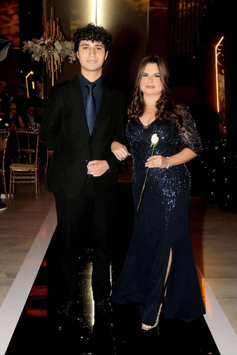 Diego Piura y su madre Alein Ramos.