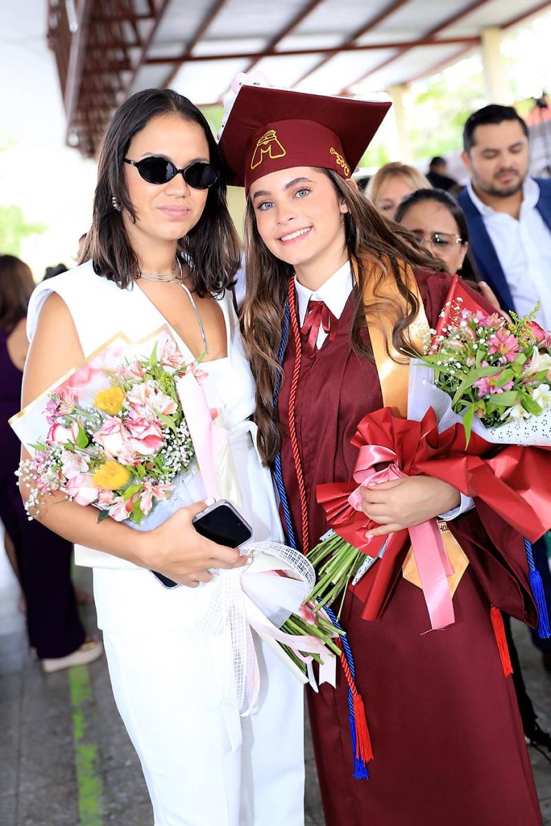 Graduación de los seniors 2025 de Mayan School