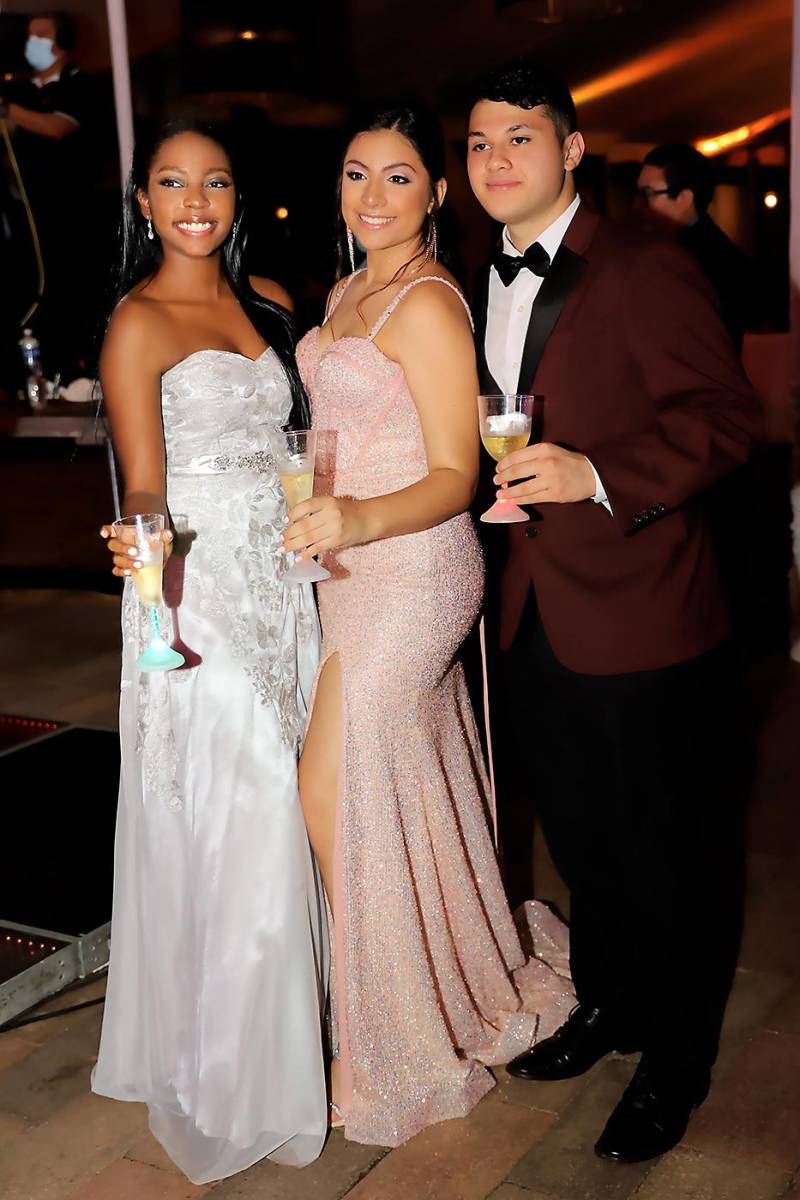 Nivani Green, Sofía Alvarado y Ricardo Molina