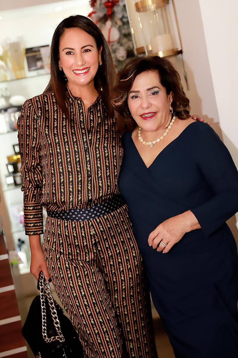 Karla Melara y Marcela Facussé