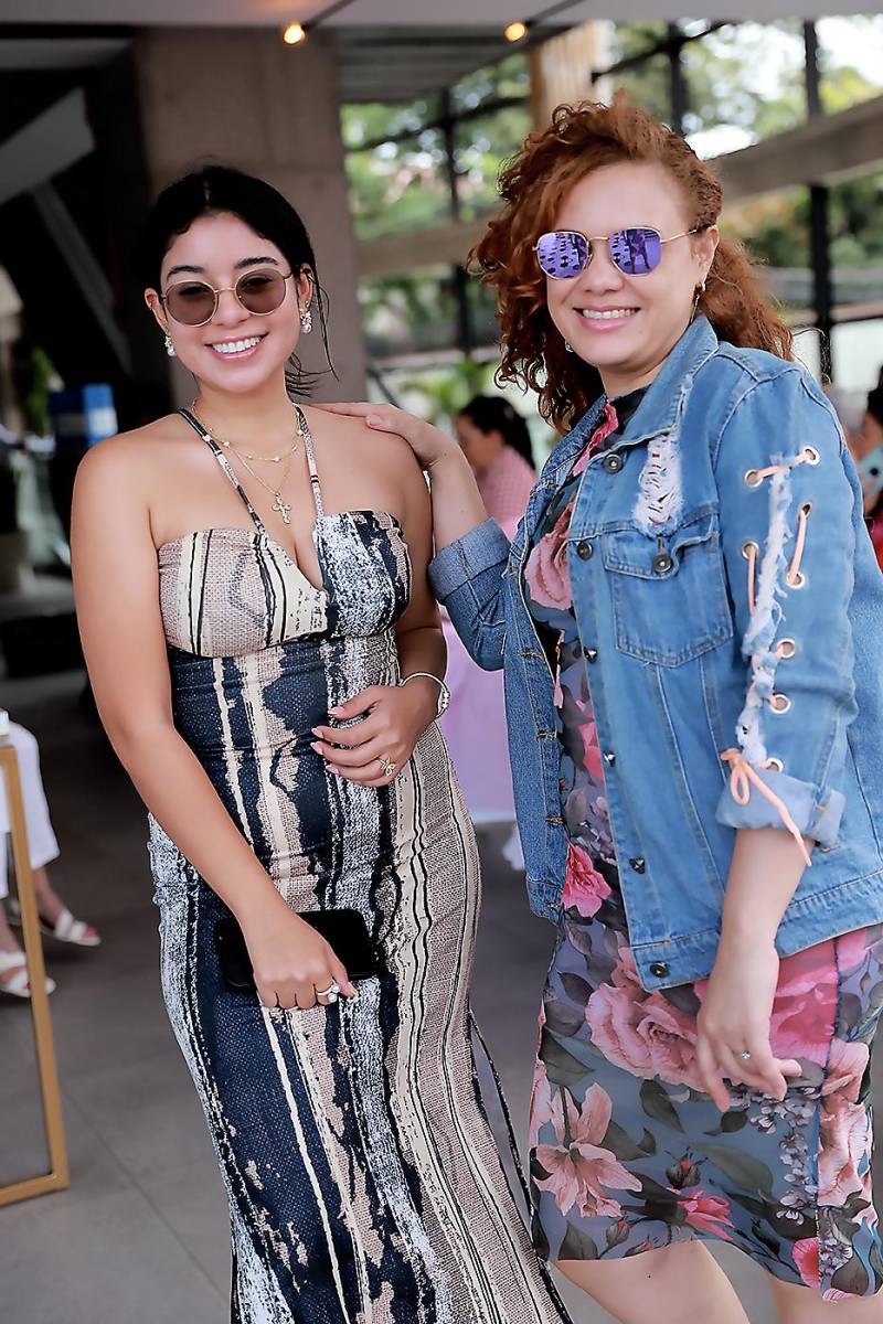 Katherine Trejo y Joseline Aguiriano. 