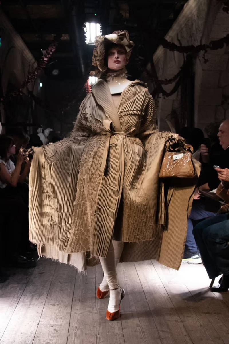 Maison Margiela presenta su colección vanguardista primavera 2024