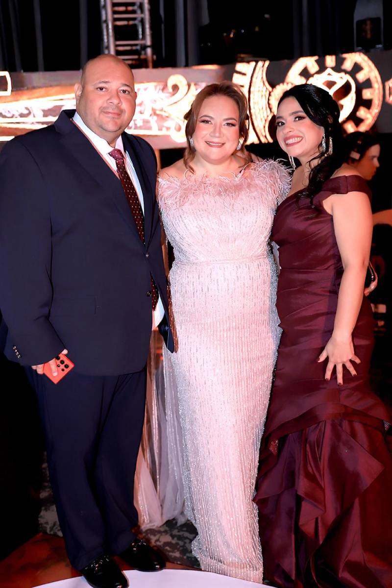 Invitados a la prom 2025 de DelCampo School