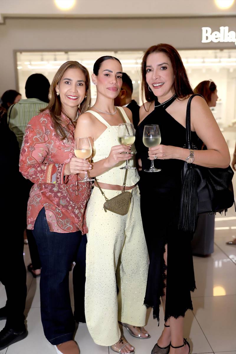 Marcela Calderón, Karin Mejía y Marilda Mata.