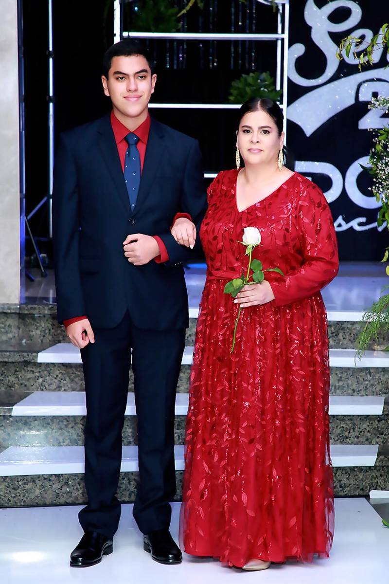 Aaron Antonio Castillo y Waldina Pineda- Castillo