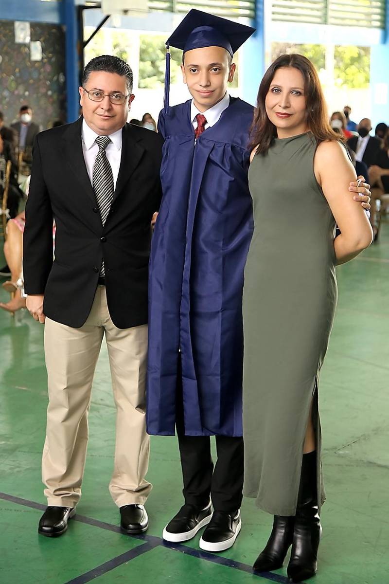 Entrega de títulos del Liceo Franco Hondureño 2022