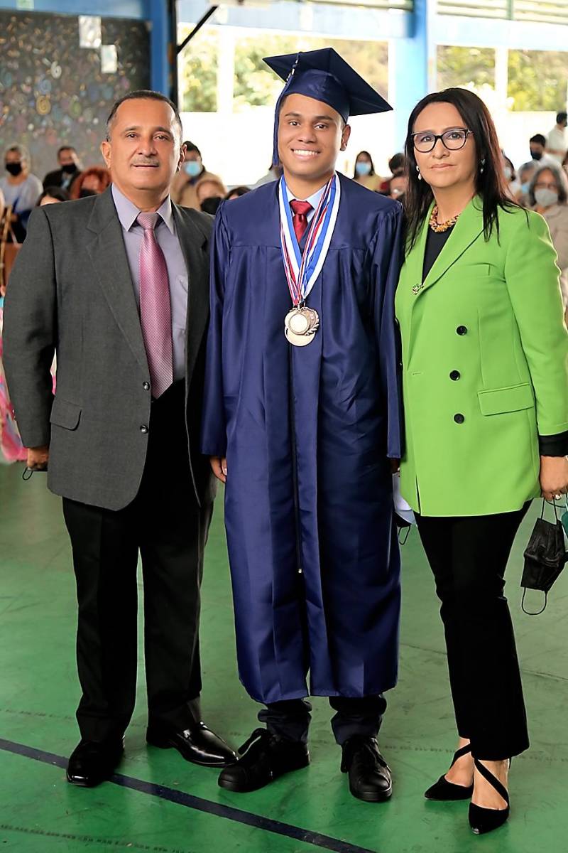 Entrega de títulos del Liceo Franco Hondureño 2022