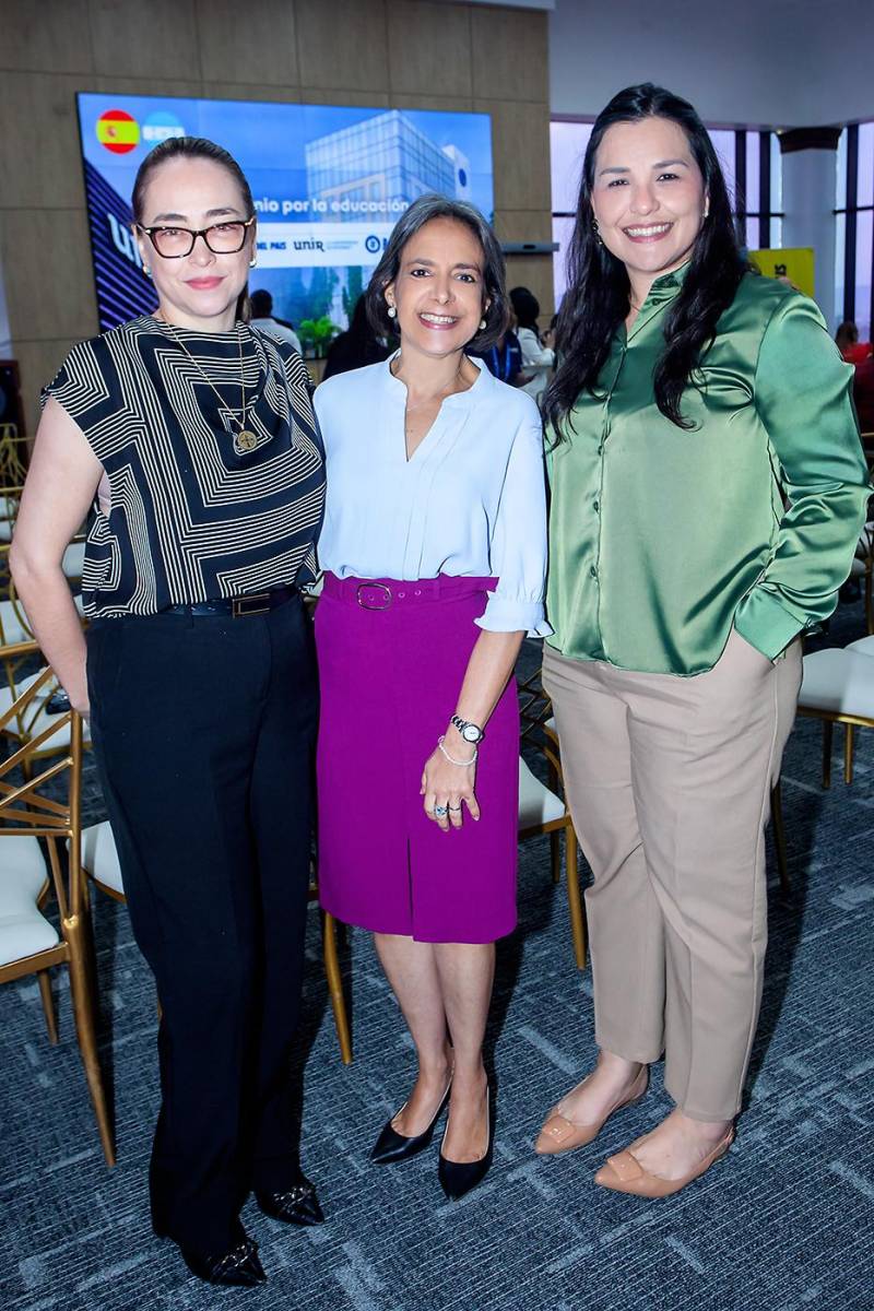 Irma Valenzuela, Gabriela Becerril y Johana Reyes.