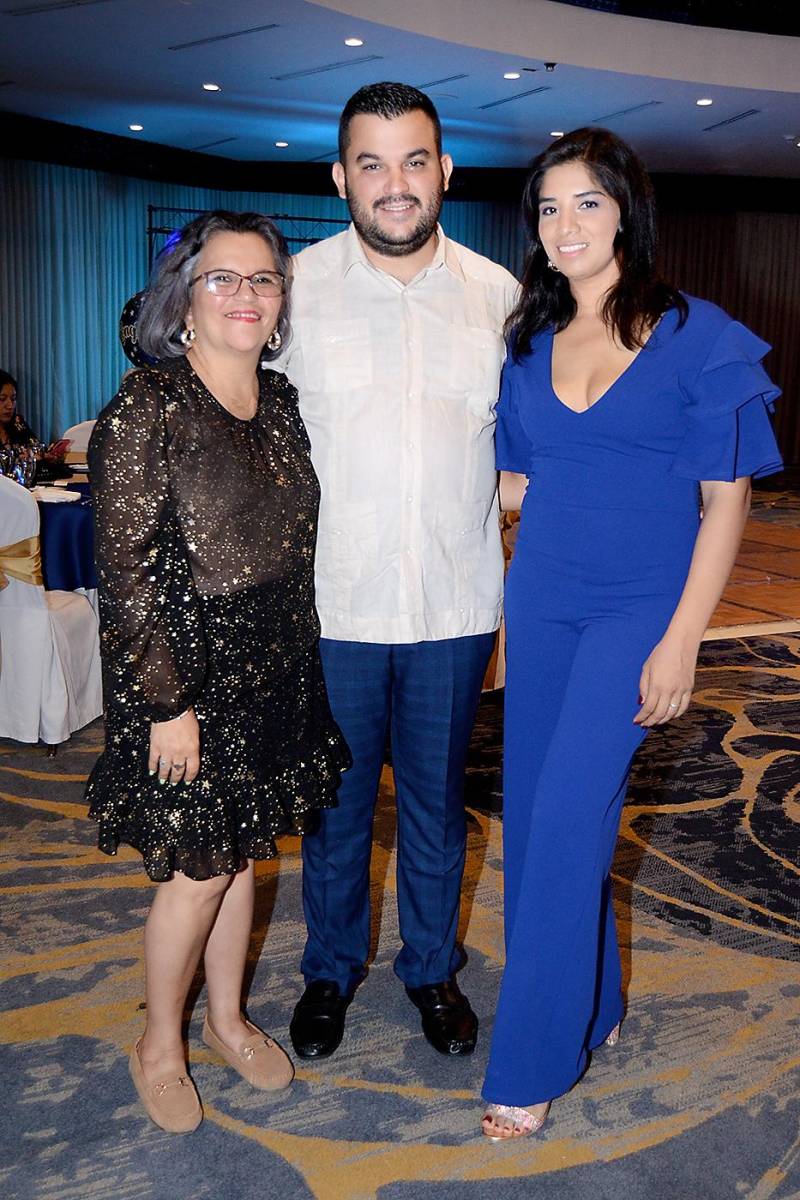 Rozzina Ortez, Leonel E. Ortez, Ammy Cantarero.