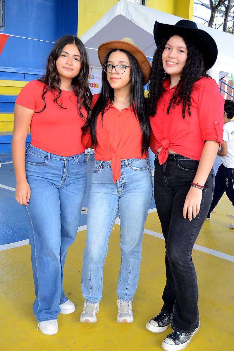 Ami Sánchez, Valeria Arteaga y Andrea Galindo.