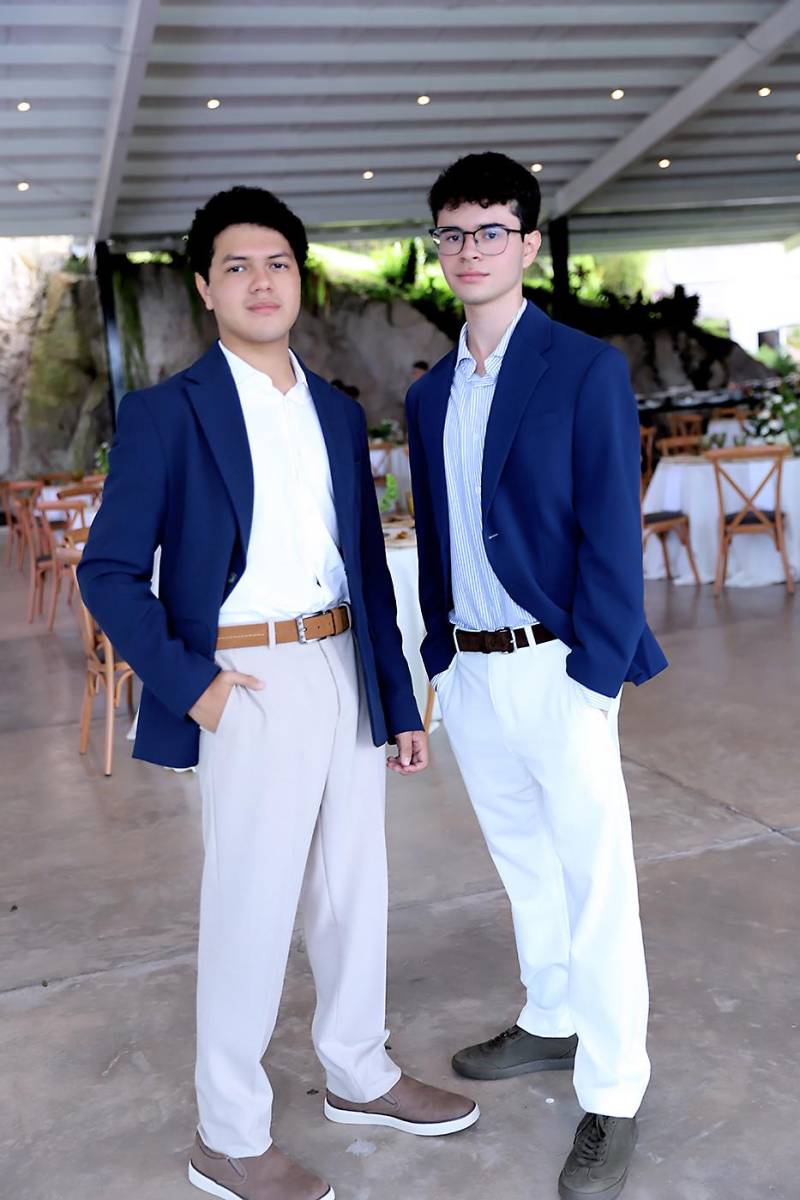 Juan Medina y Emilio Reyes. Juan Medina y Emilio Reyes.