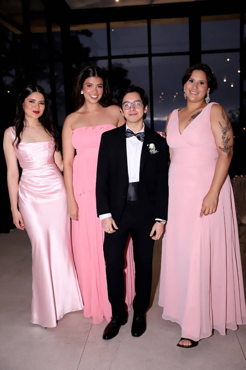 Marcela Arias, María Beatriz López, Luis Erazo y María Fernanda Villarreal.