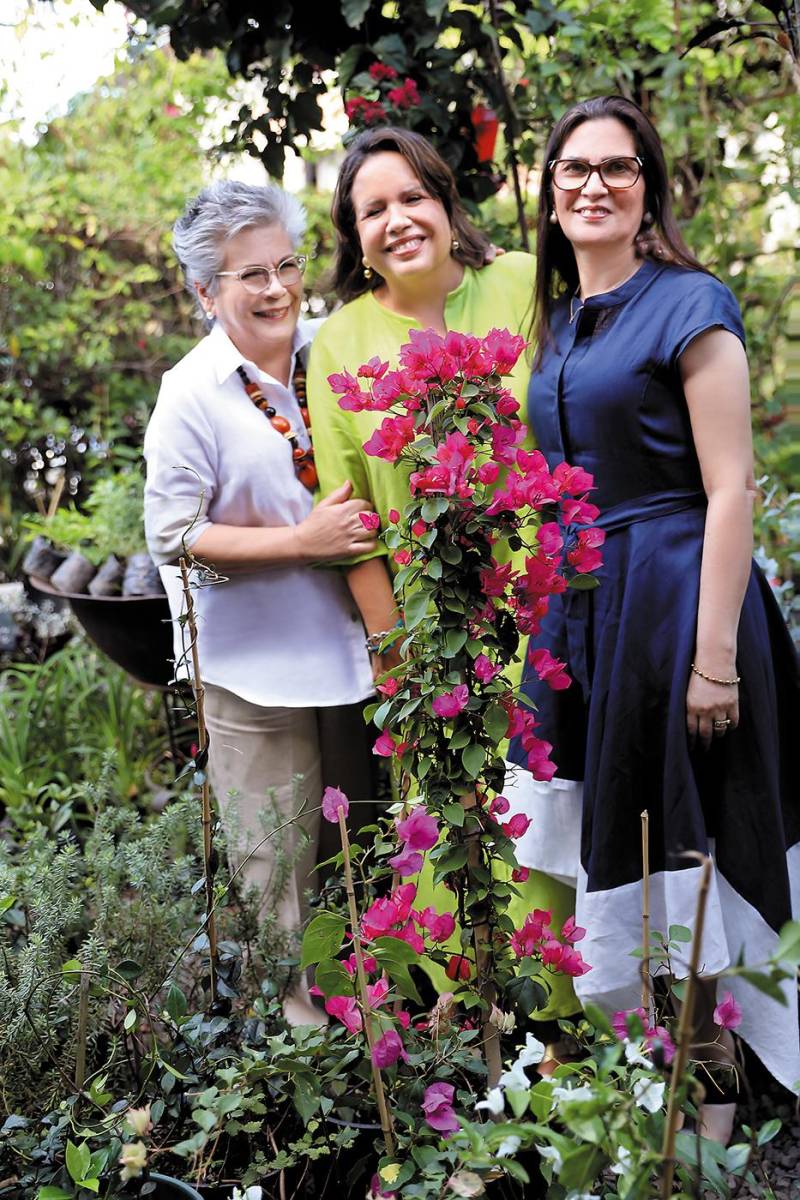 Eleonora Ortez, Patty Pizzarro, y Aida Lara