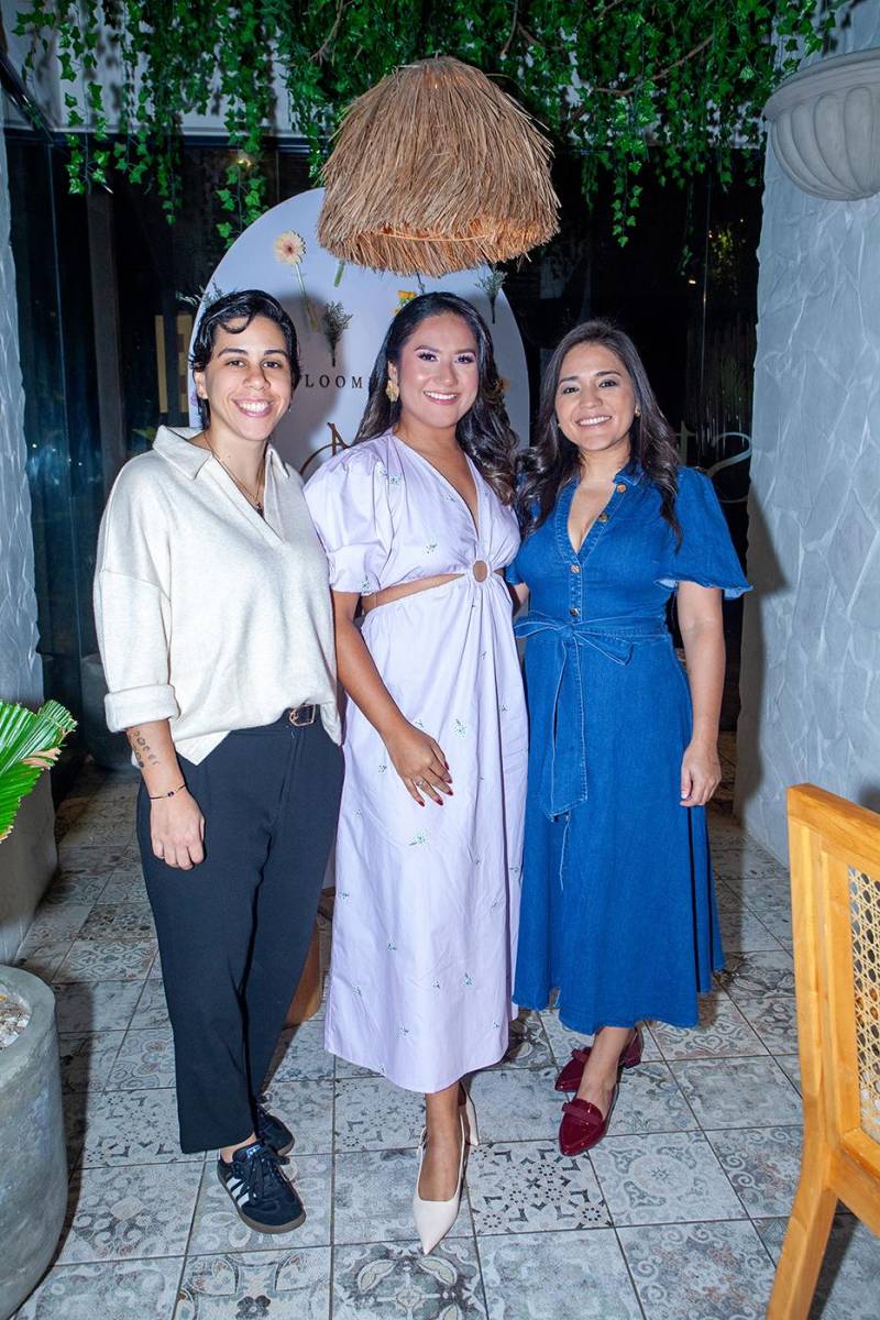 Mía Delgado, Iris López, Eva Montiel.