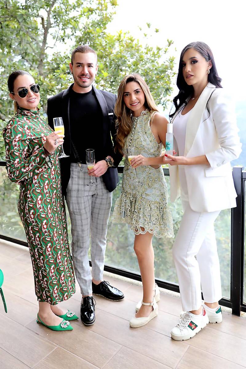 Helena Álvarez, Kristian Aranda. Veronic Villeda y Rina Betancourt 