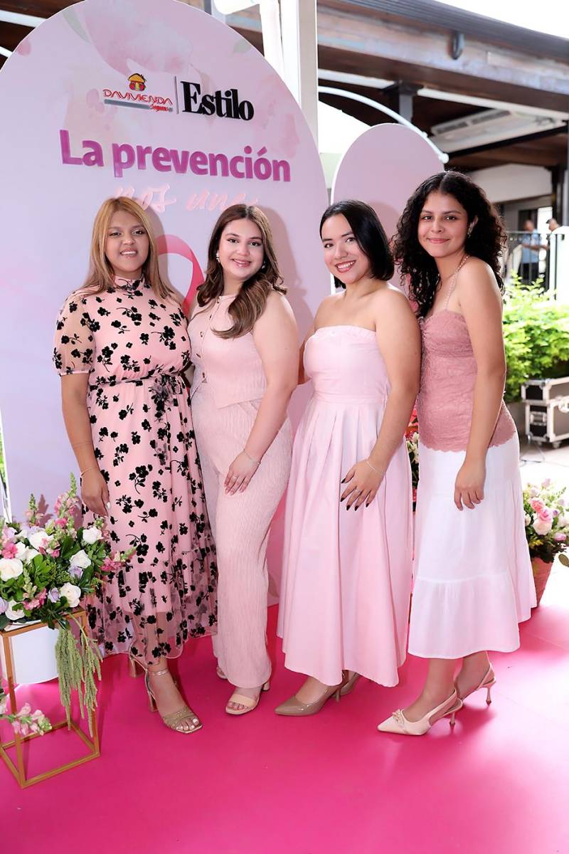 Andrea Reyes, Valeria Ordóñez, Andrea Moncada e Isis Erazo. Andrea Reyes, Valeria Ordóñez, Andrea Moncada e Isis Erazo.