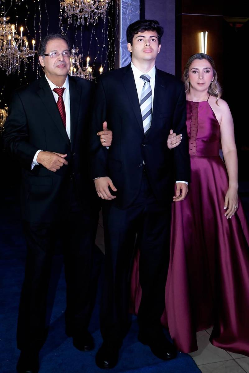 Cristian Alvarado, José Pablo Alvarado y Shirley Bueso.