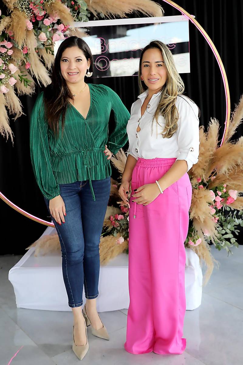 Alejandrina Martínez y Diana Pineda.
