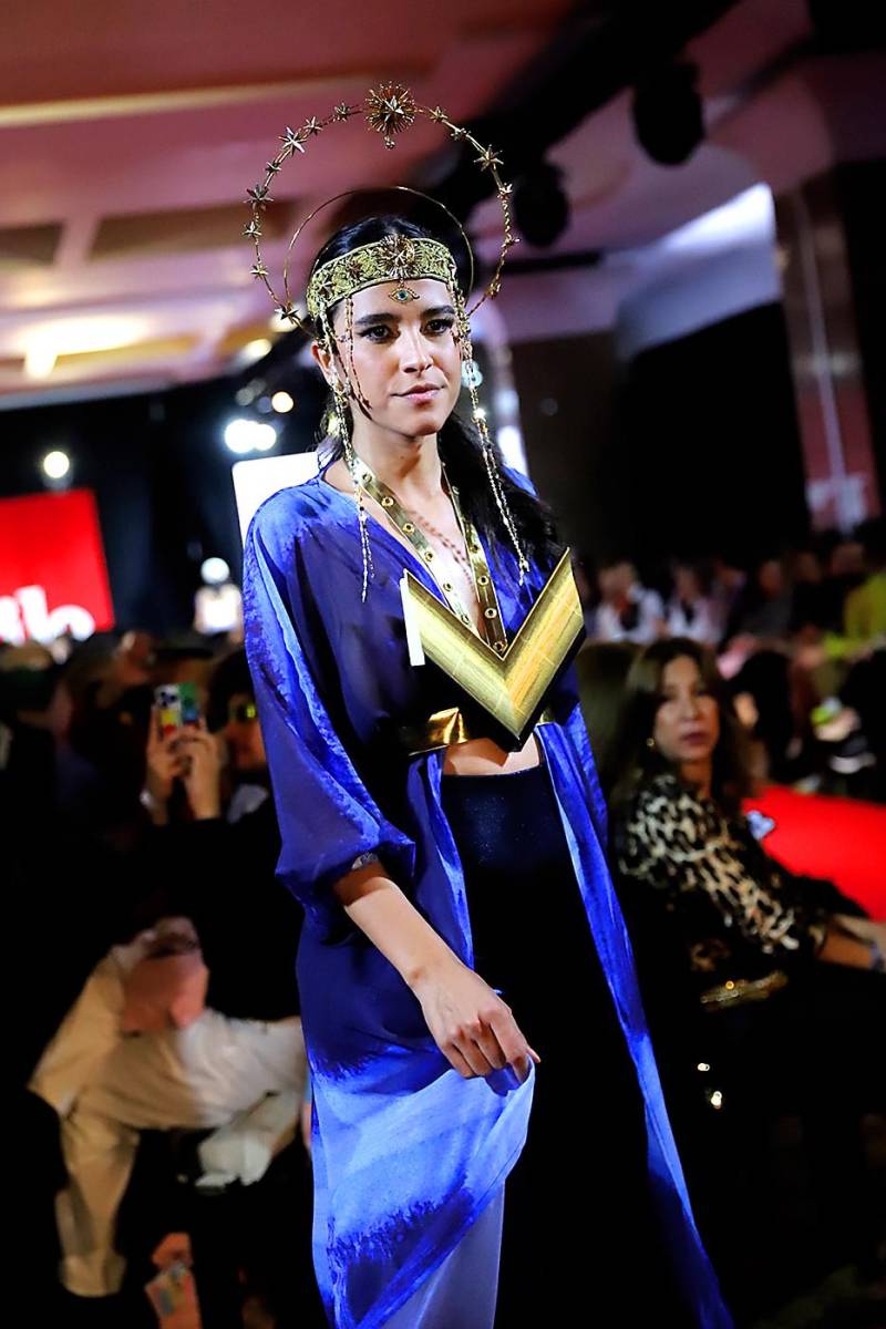 Katherine Cordero llenó de brillo y magia las pasarelas de ESTILO Moda