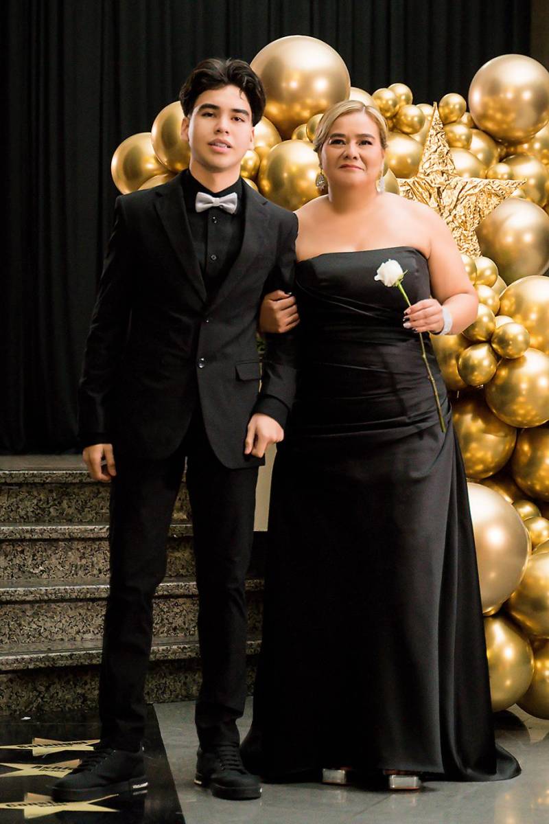 Desfile padres e hijos de la prom 2024 de IHCI Bilingual School