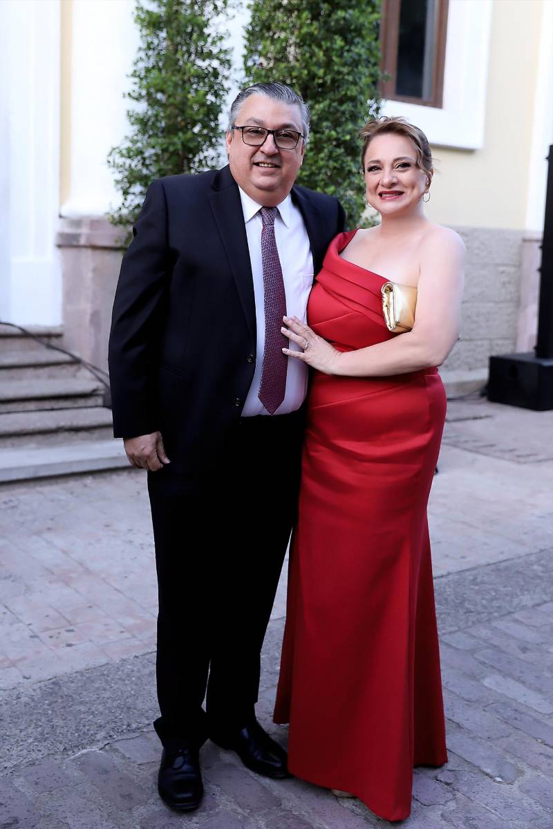 Así fue la boda eclesiástica de Ivana Lagos y Jacobo Waincier Canahuati